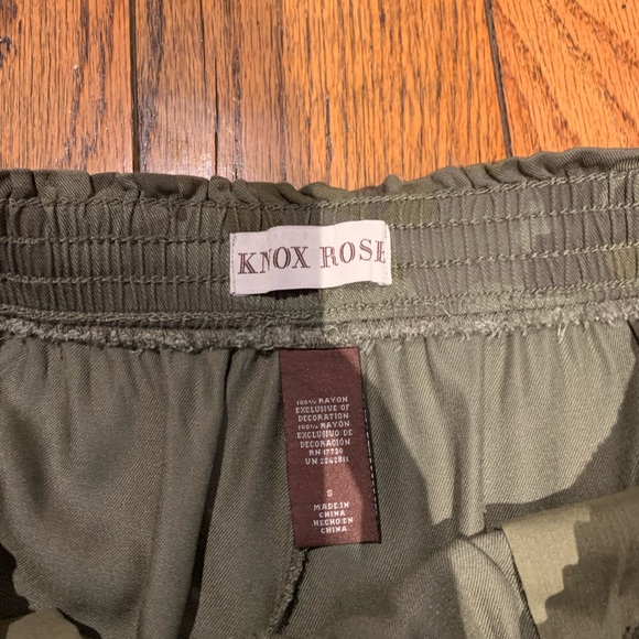 Camo shorts like new - Picture 4 of 4